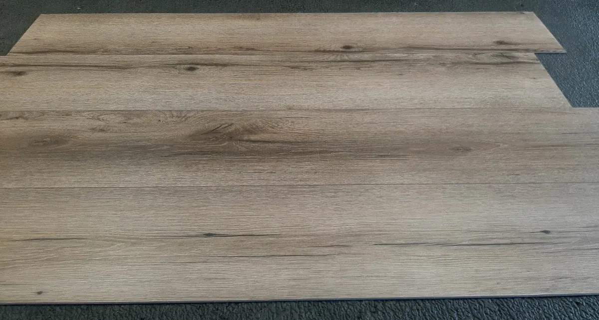 SPC Vinyl flooring AC6 - Image 4