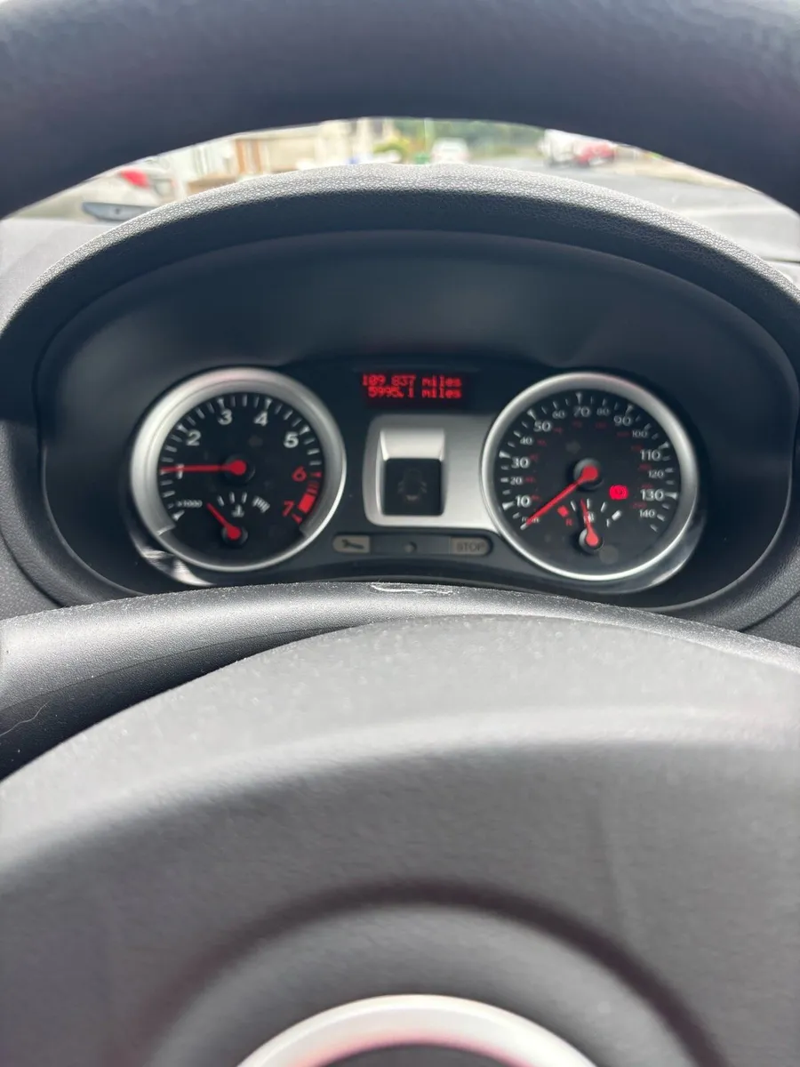 2011 1.2 Grey Renault Clio (Petrol) - Image 1