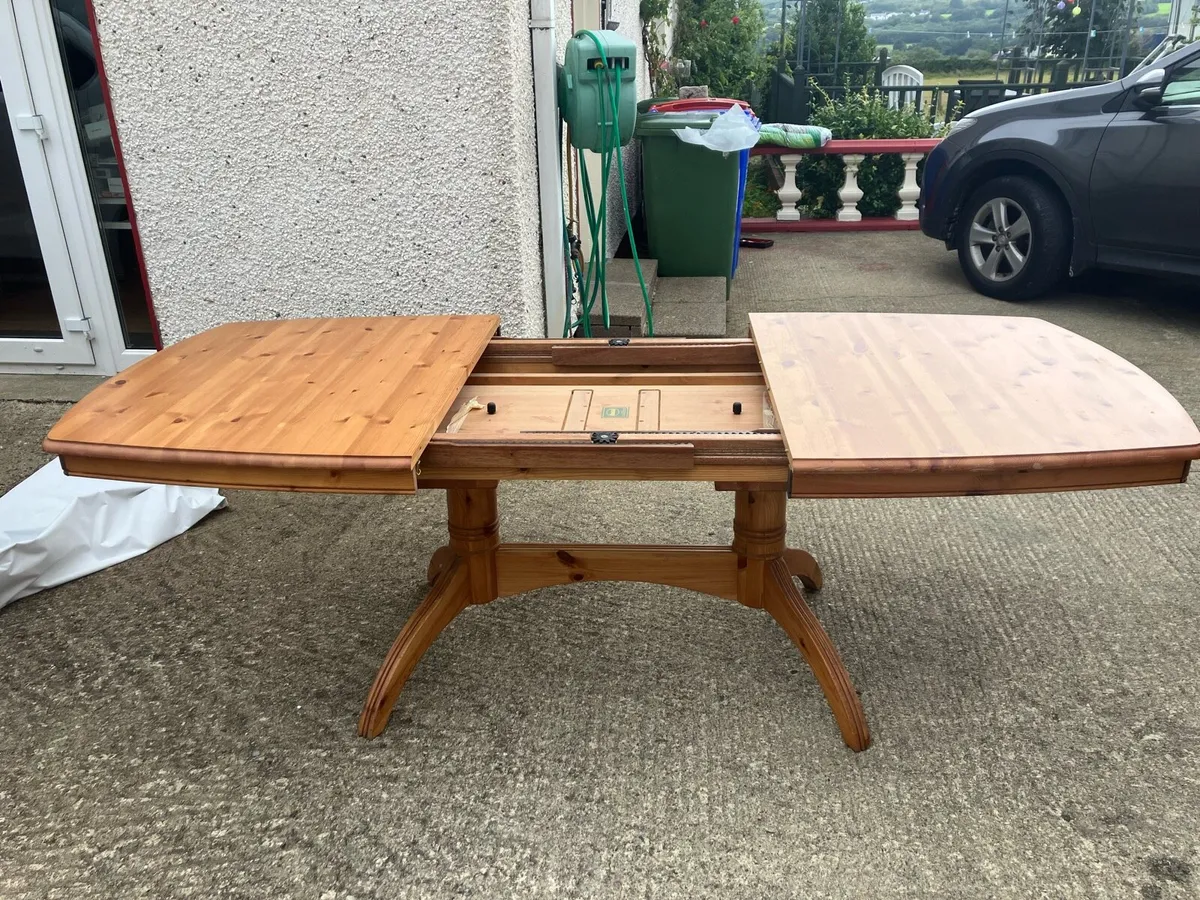 Pine kitchen table - Image 4