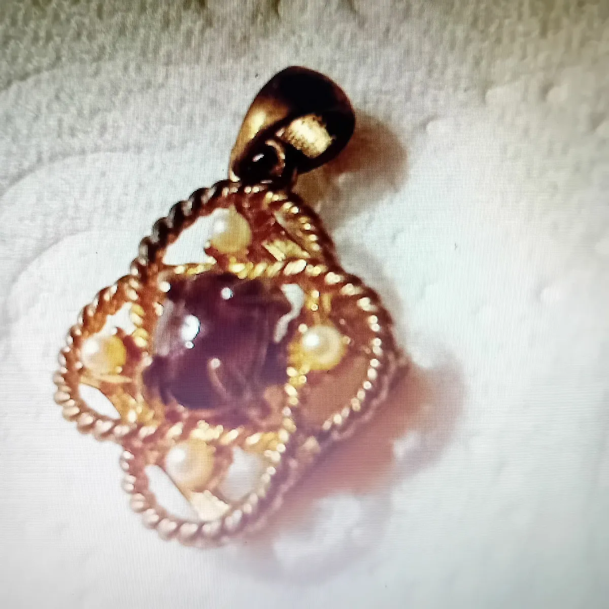9 CT Gold pendant