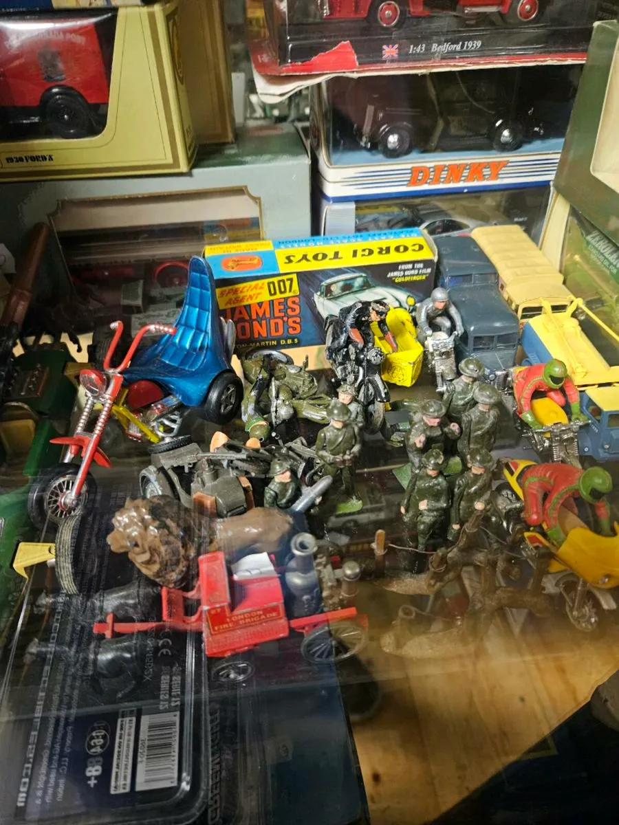 Vintage Lead Hollow Cast Soldiers - Image 3