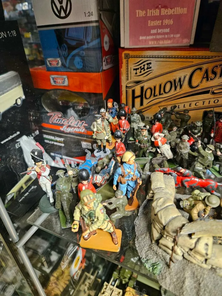 Vintage Lead Hollow Cast Soldiers - Image 4