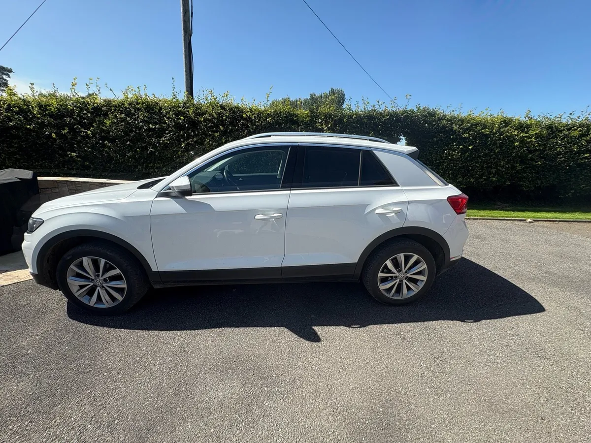 Volkswagen t roc - Image 2