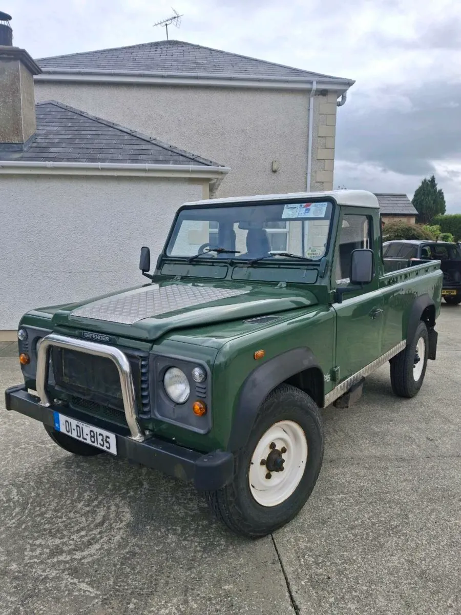 2001 Land Rover Defender 110 TD5 - Image 1