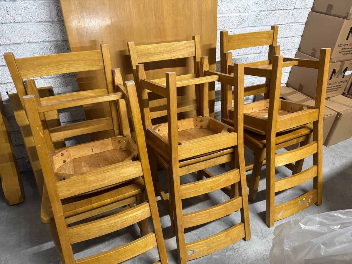 Kitchen table and chairs - Image 3