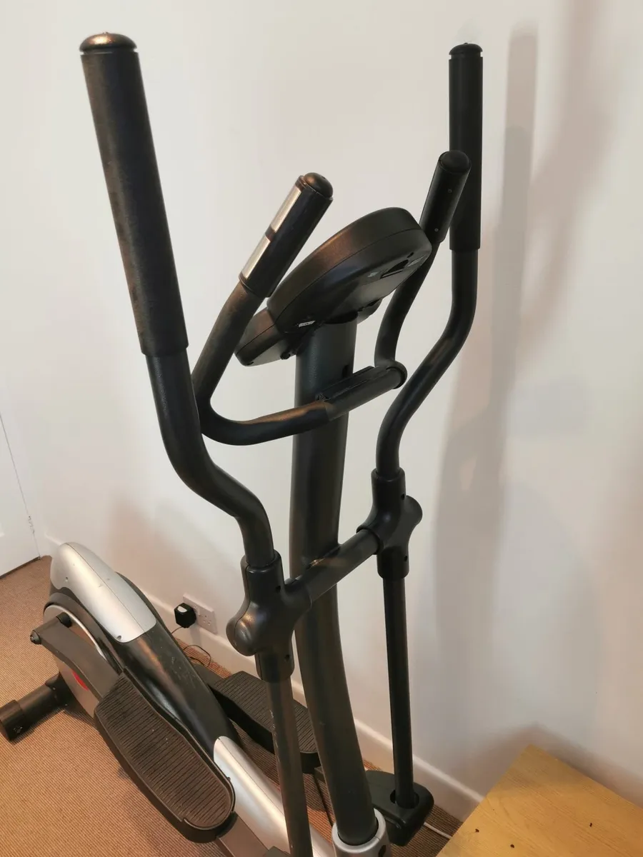 V-Max MPE Cross trainer elliptical pulse meter and - Image 4