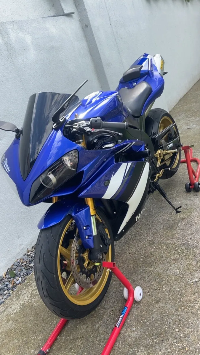 Yamaha r1 - Image 1
