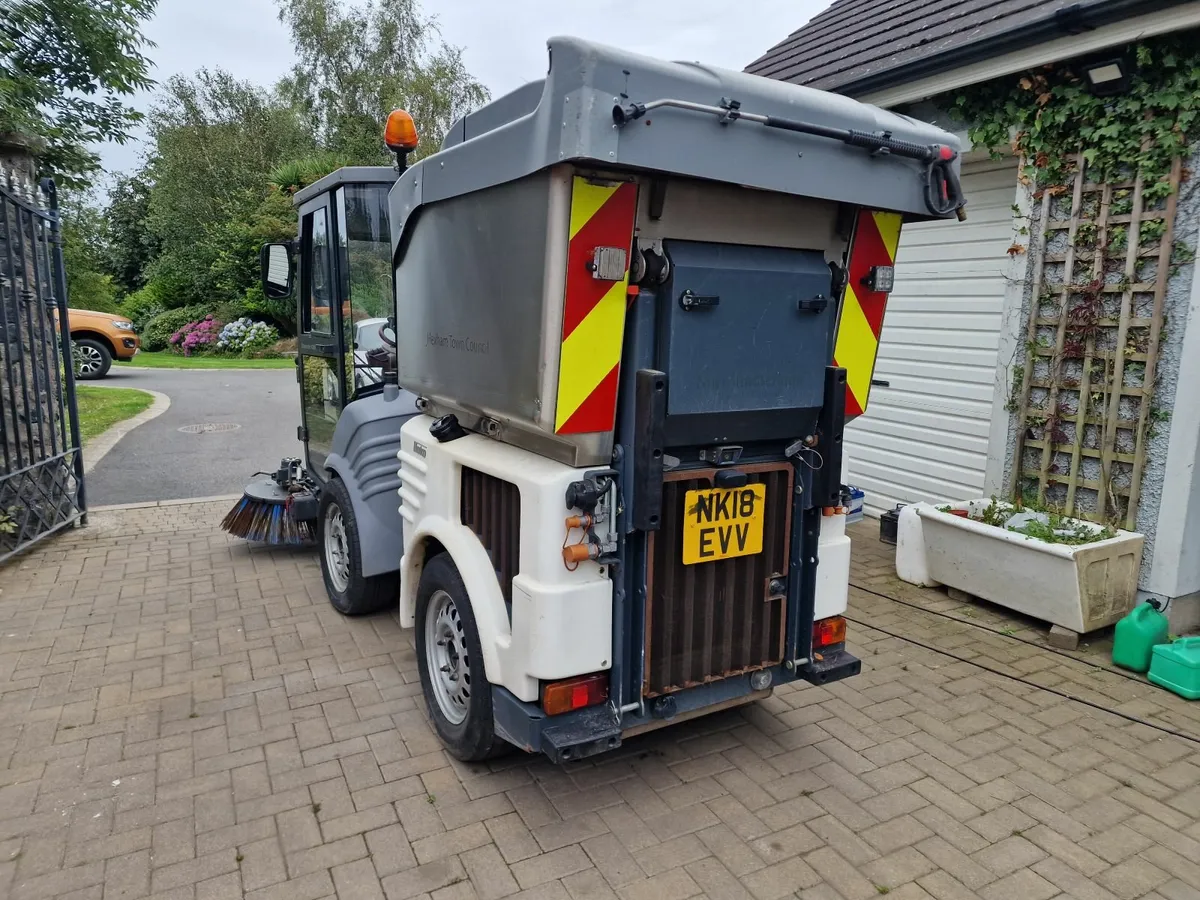 Hako Citymaster 1250 Plus Road sweeper - Image 3