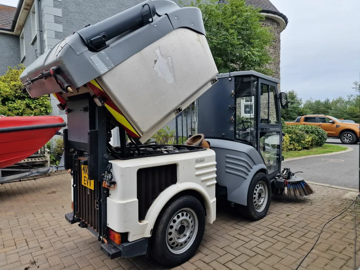 Hako Citymaster 1250 Plus Road sweeper - Image 4