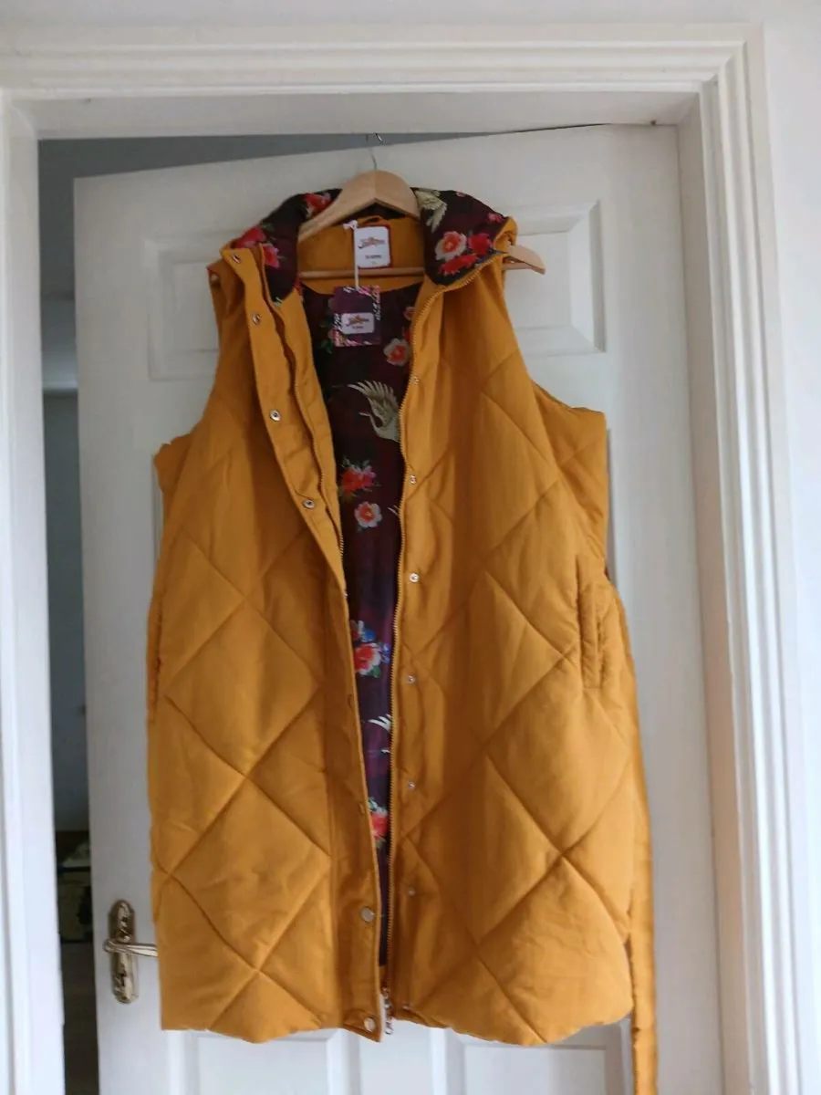 Clothes - Image 2
