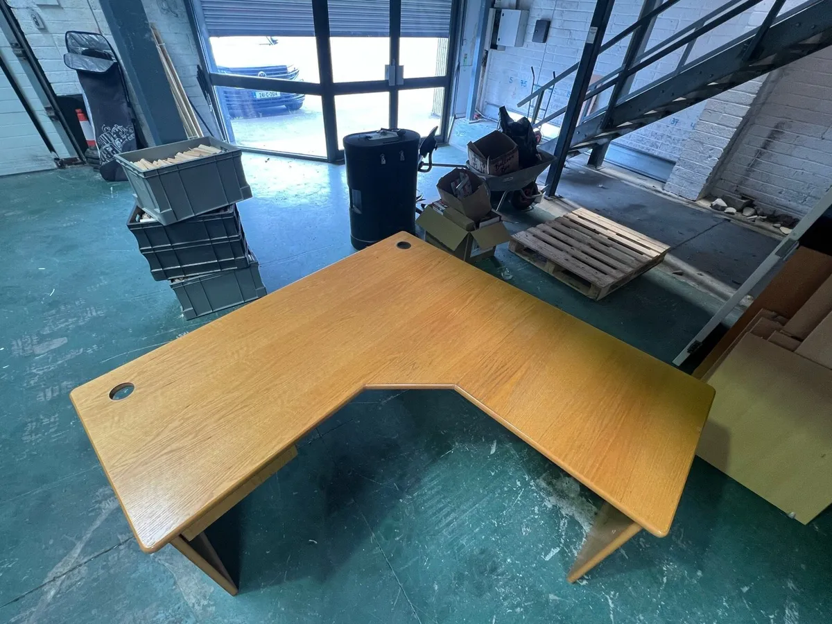 Office desks - Image 2