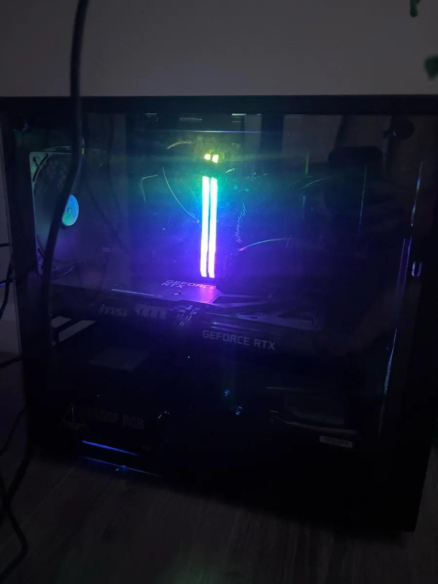 Gaming pc with full setup - Image 1
