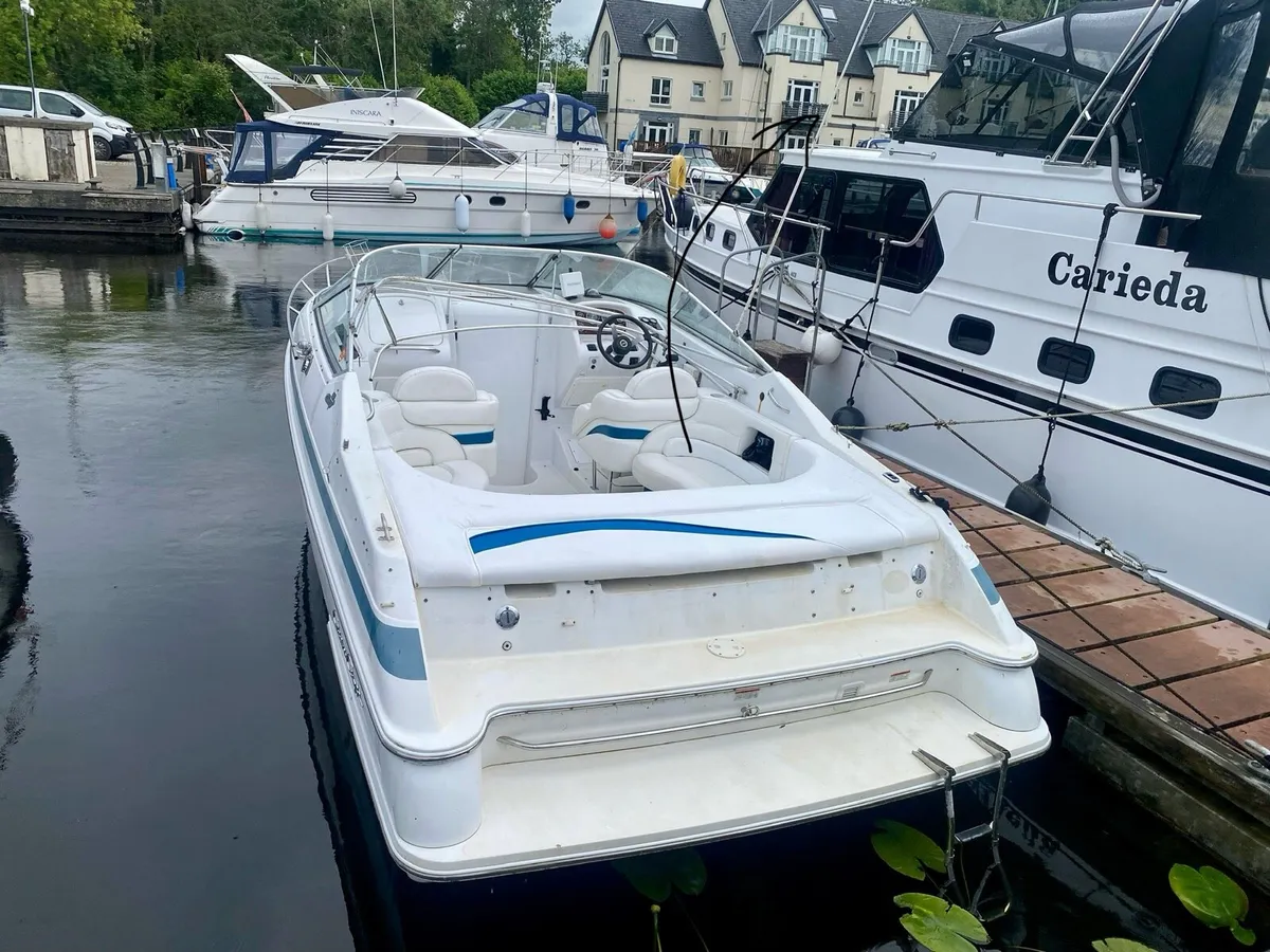 Beautiful Chris Craft 27 - Image 3