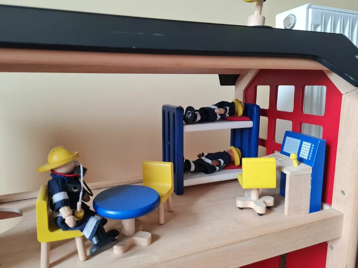 Wooden Fire Station Toy - Image 1