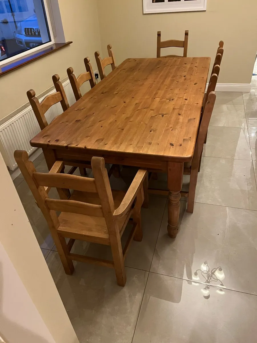 Dining table - Image 1