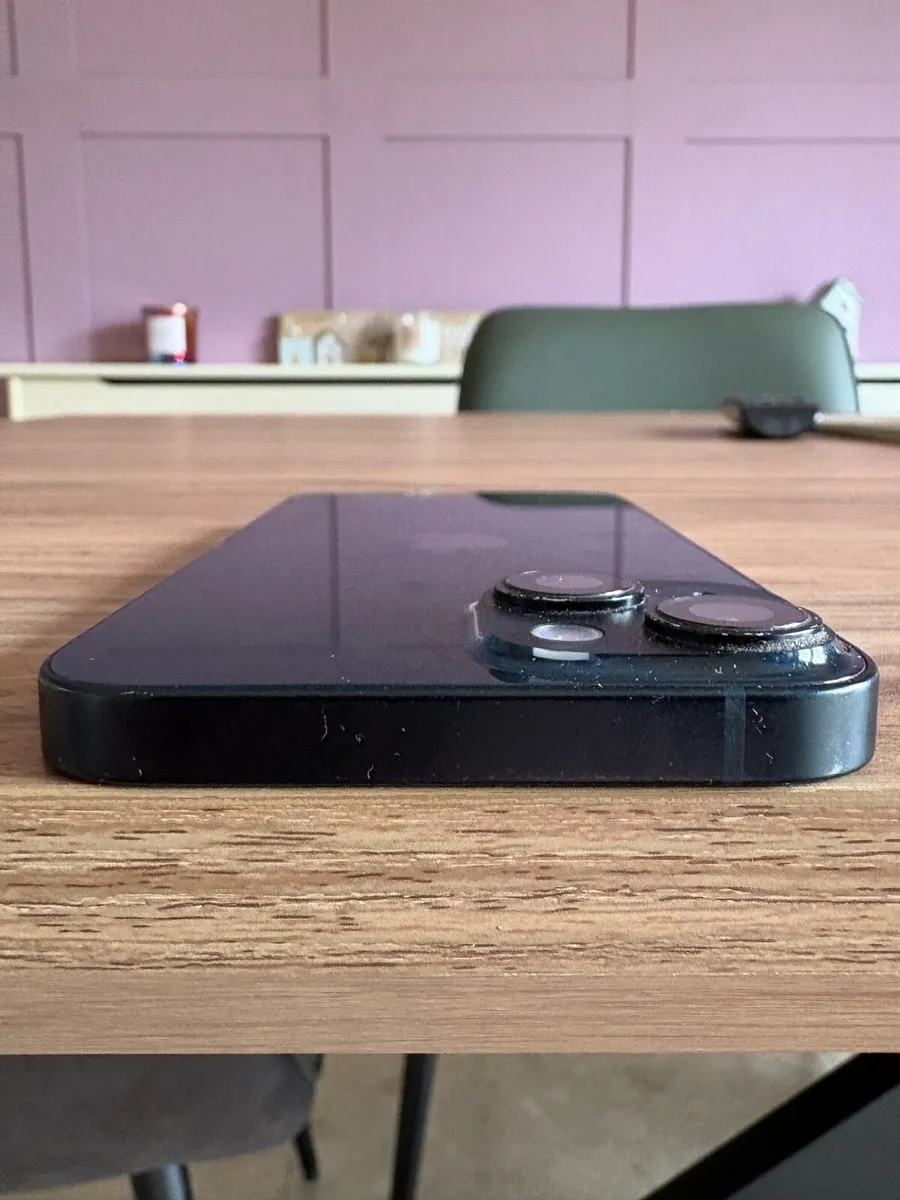 iPhone 14 - Image 3
