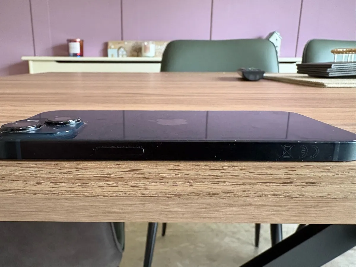 iPhone 14 - Image 4