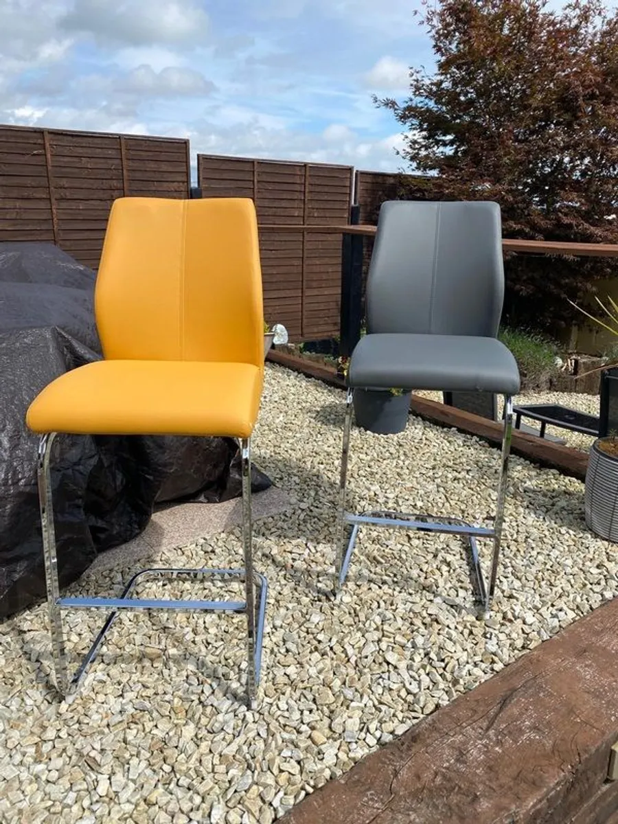 bar stools - Image 1