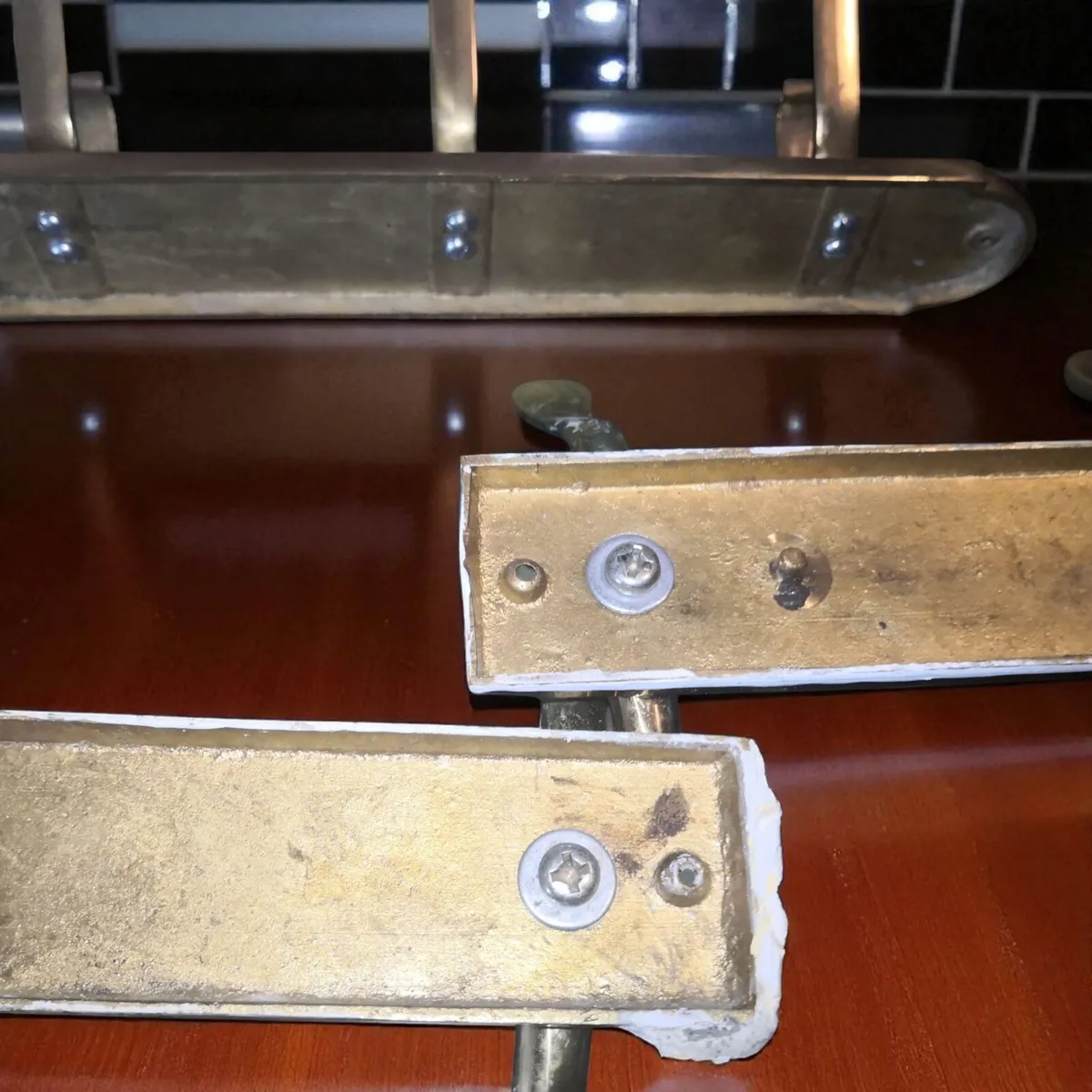 3 Solid brass heavy wall hangers - Image 2
