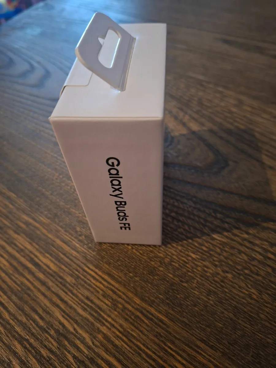 Samsung Galaxy buds FE - Image 1