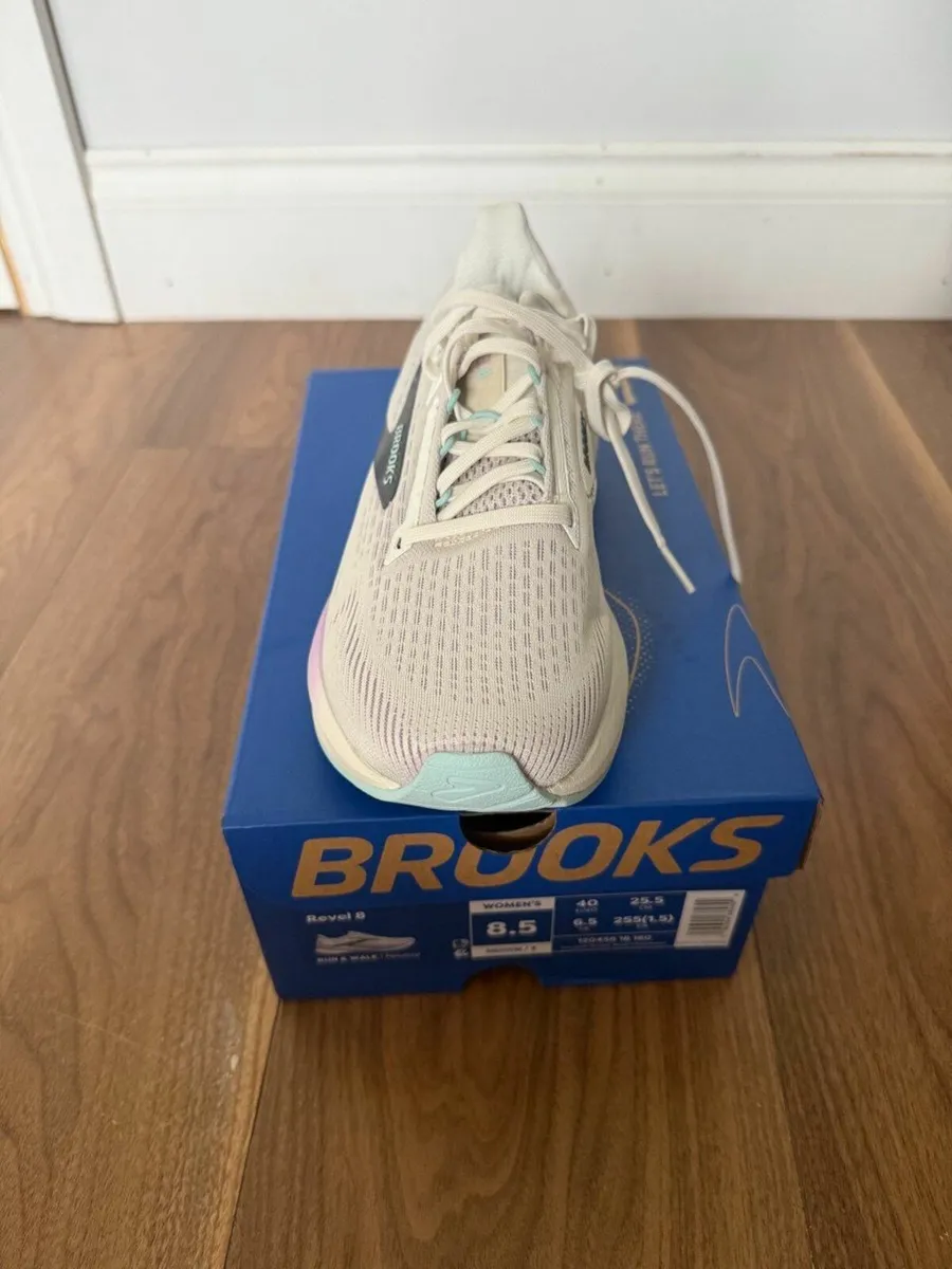 Brooks Revel Womens trainers, UK 6.5 - Image 2