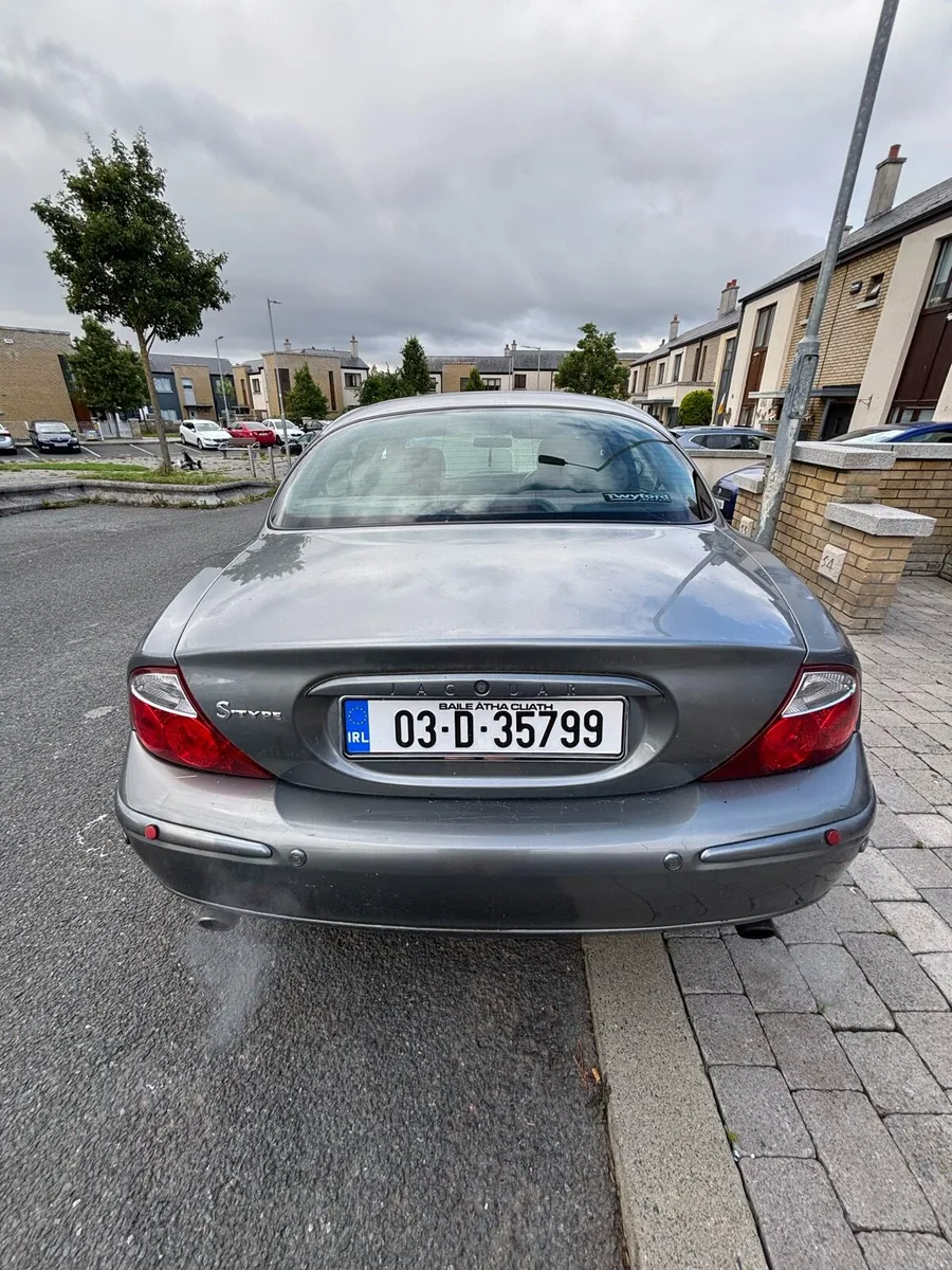 Car - Image 3