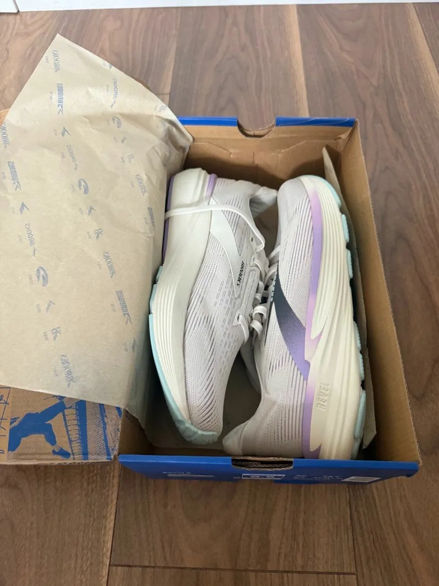 Brooks Revel Womens trainers, UK 6.5 - Image 4