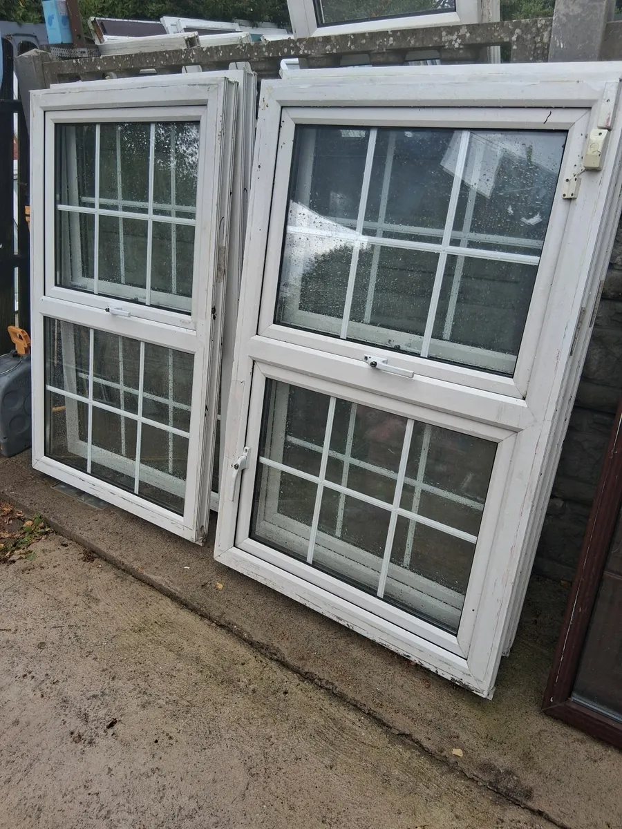4 pvc windows  all 890x1370 mm the 4 for €300 - Image 1