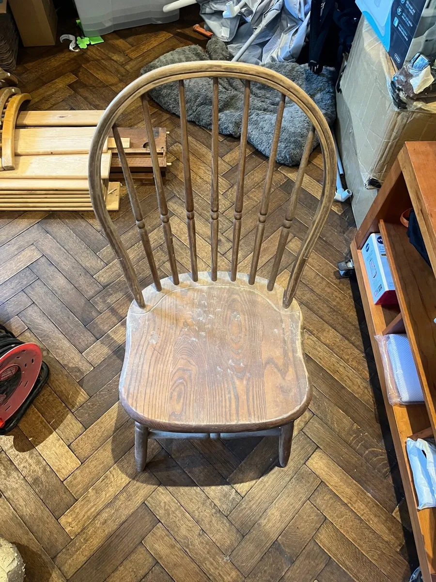 6 Wood Chairs Set - Image 1