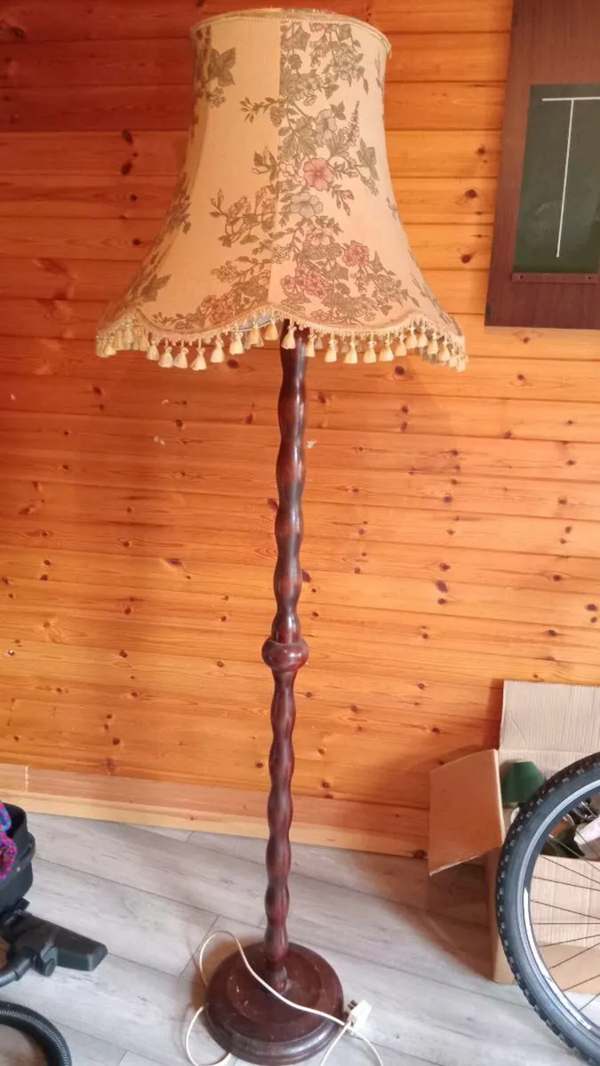 Old mahogany floor lamp - Image 1