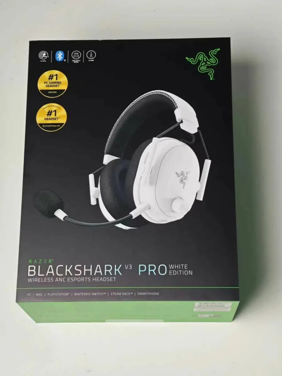 Razer Black Shark V3 Wireless Gaming Headset - Image 1