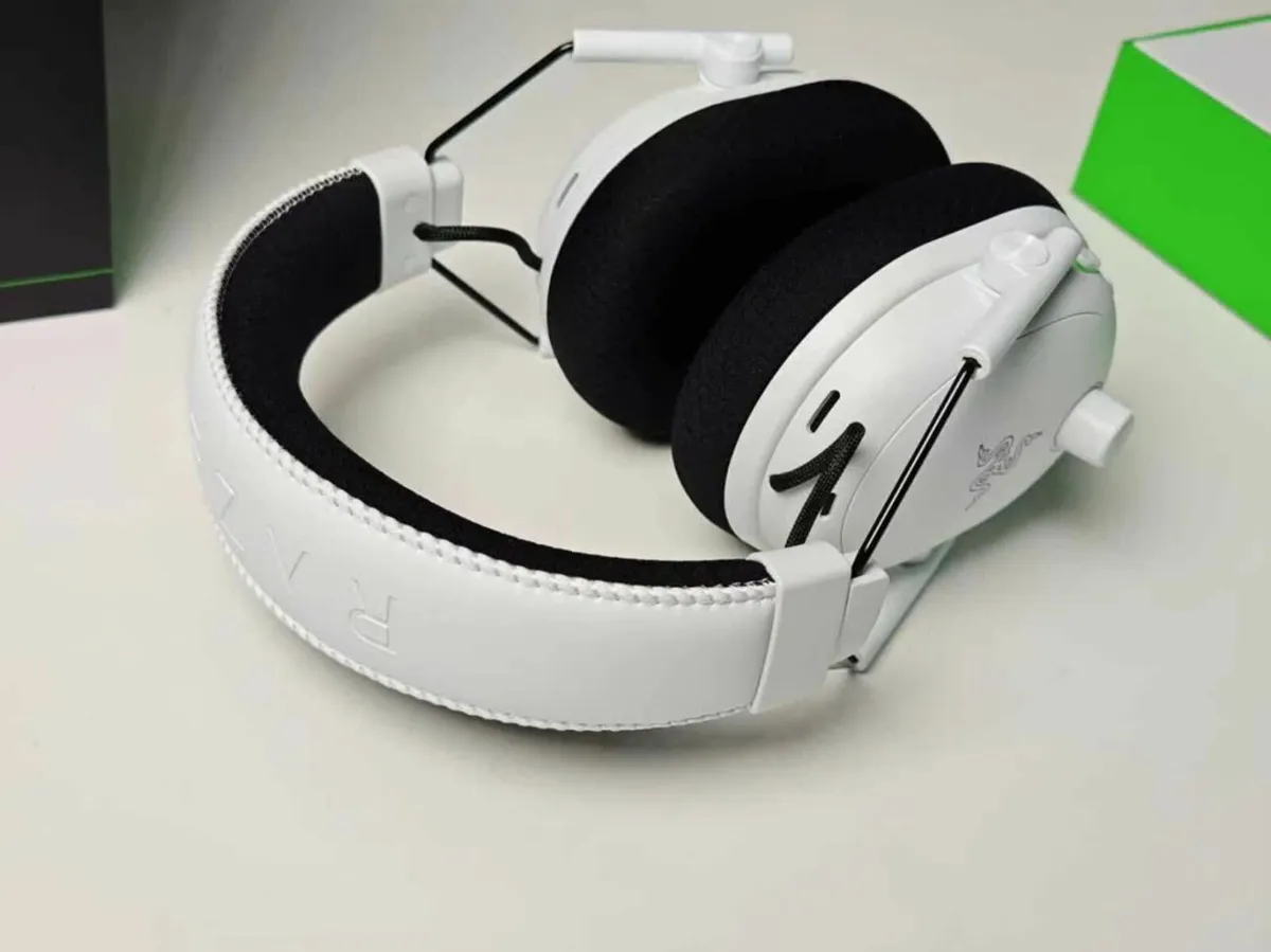 Razer Black Shark V3 Wireless Gaming Headset - Image 4
