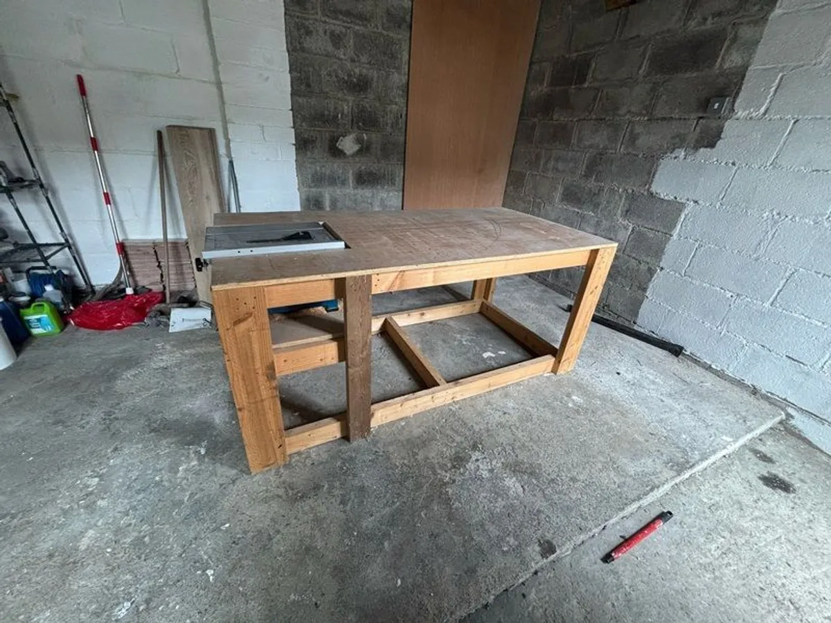 Workbench with built-in Tablesaw - Image 2