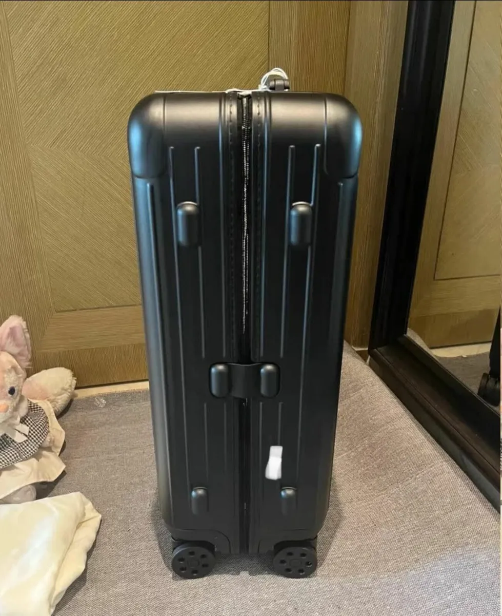 Black suitcase RIMOWA - Image 3