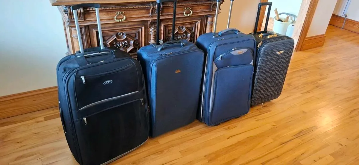 Luggage suit cases 30 each..lot 100 - Image 3