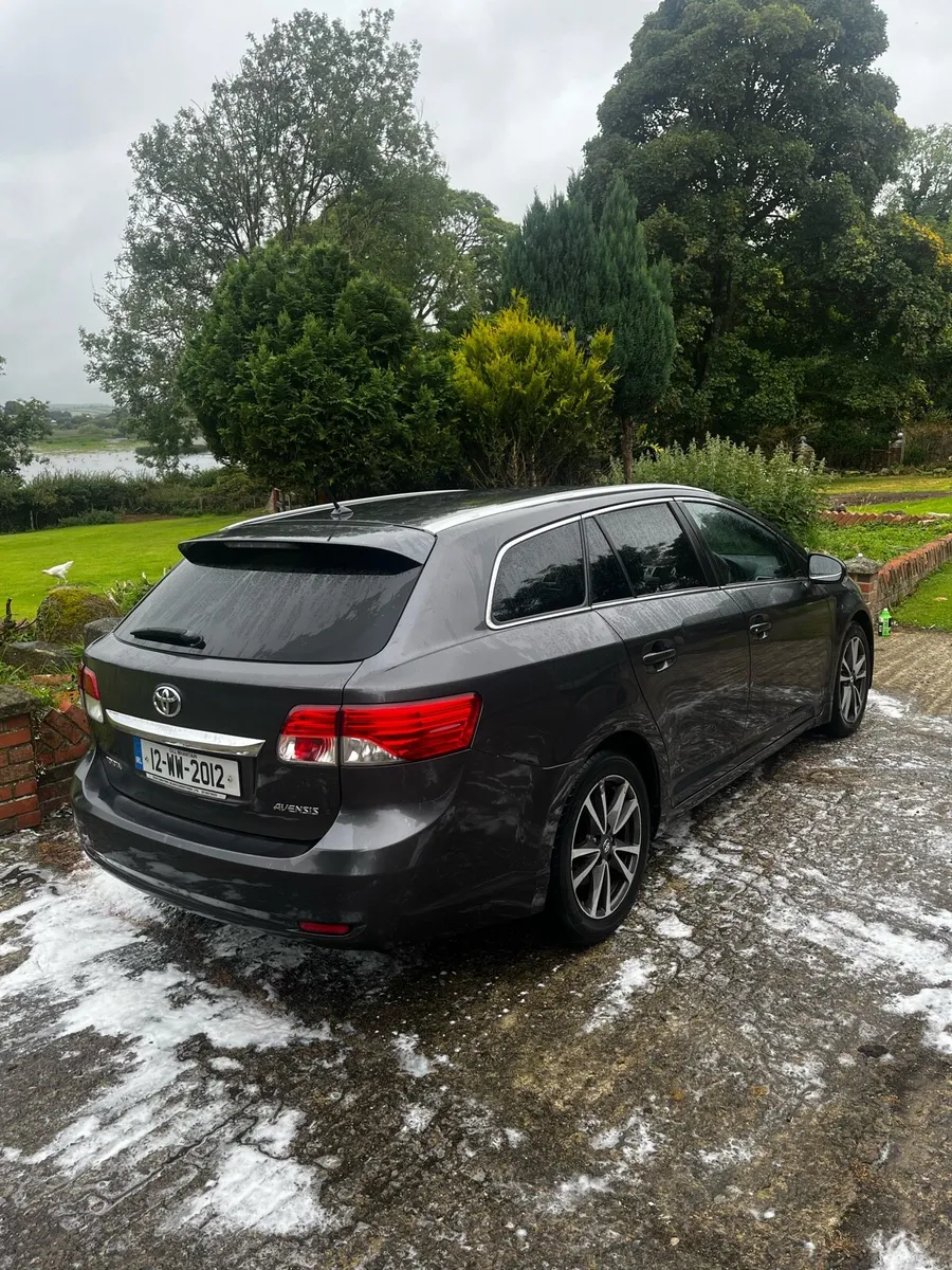 2012 Toyota Avensis Estate - Image 2