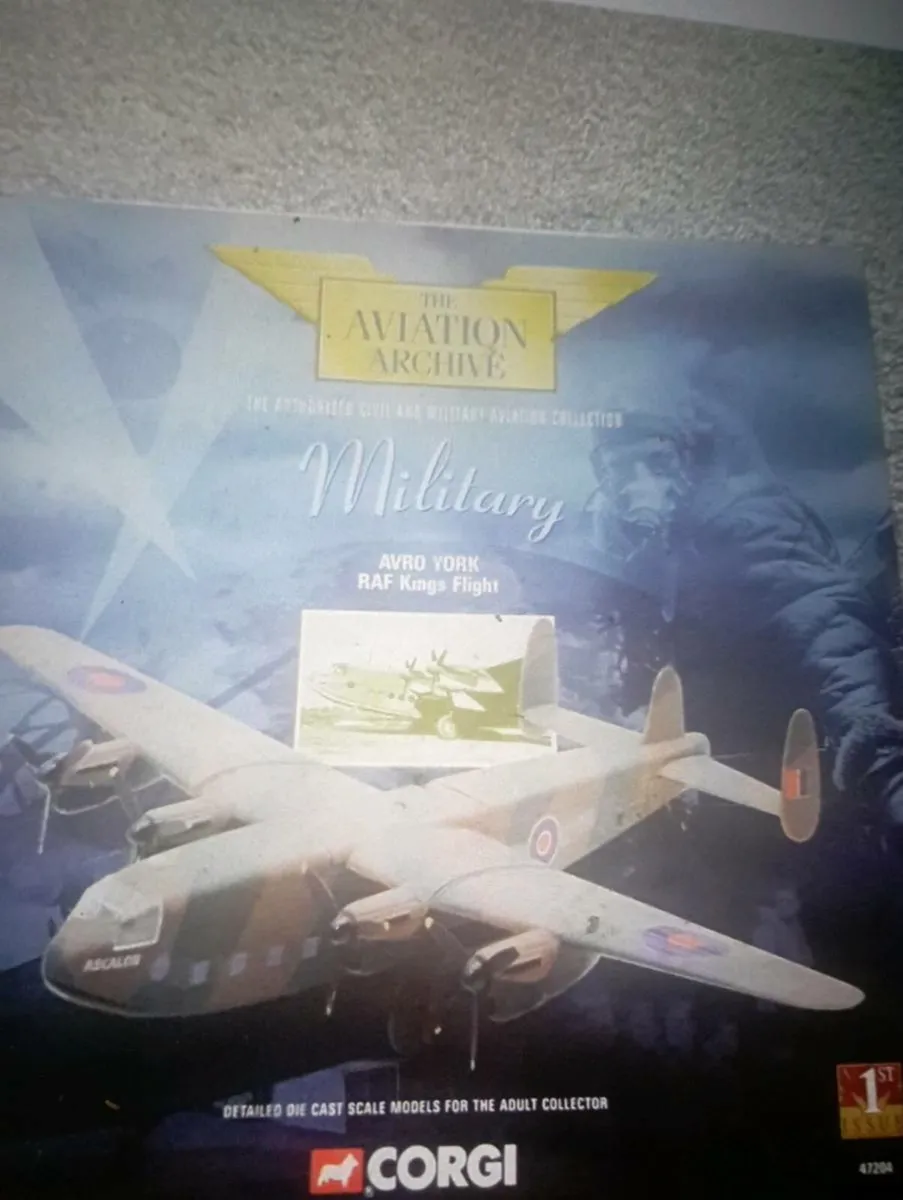 CORGI AVIATION AVRO YORK RAF KINGS FLIGHT PLANE - Image 1