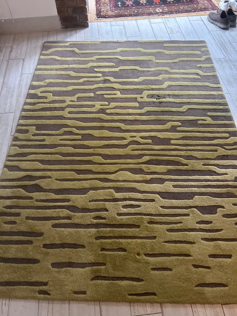 100% pure wool rug - Image 1