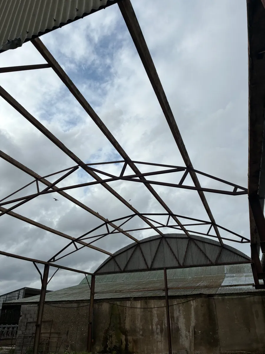 Galvanised sheeting - Image 1