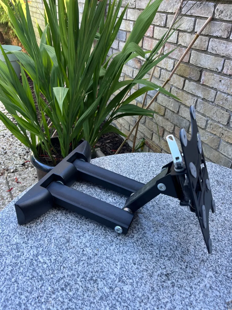 Tv bracket - Image 1