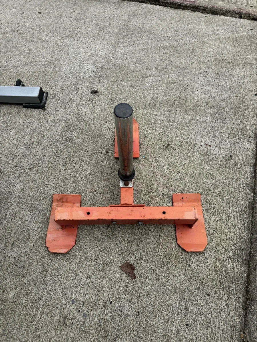 Sissy squat  and fitness sled. - Image 4