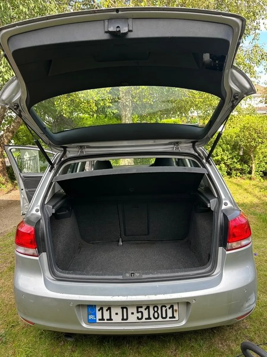 2011 Volkswagen Golf - Image 3