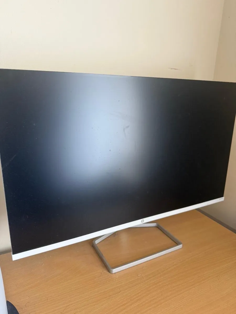 Pc and monitor setup - Image 2