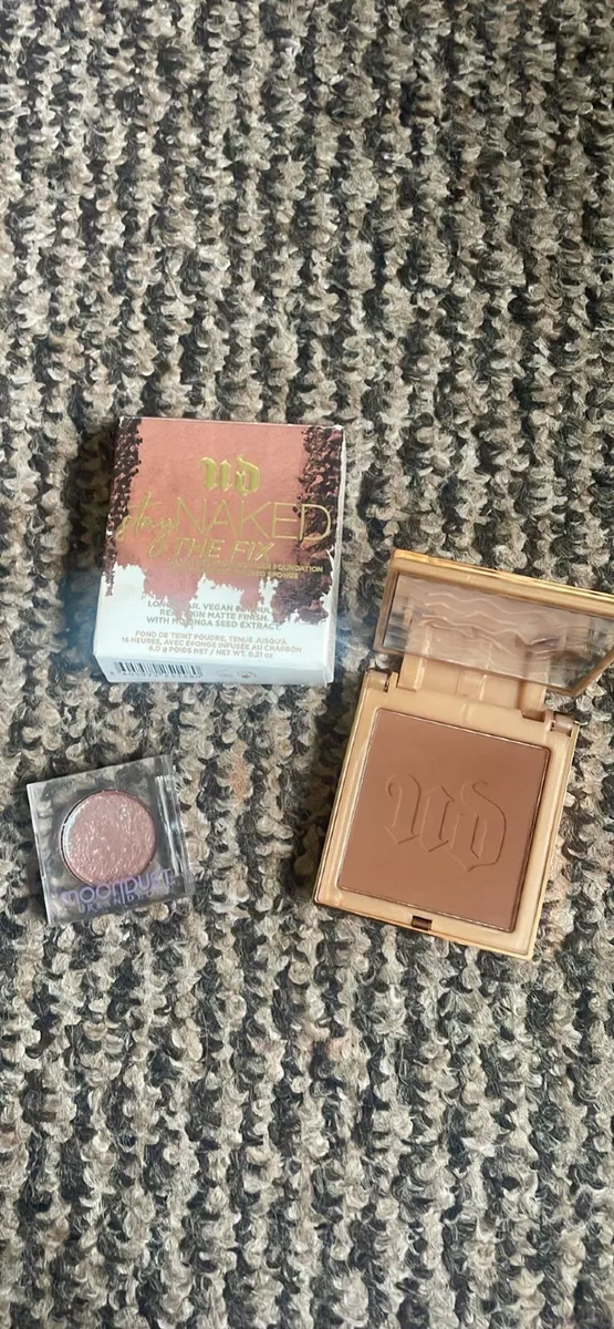 New urban decay make up eyeshadow/foundation - Image 1