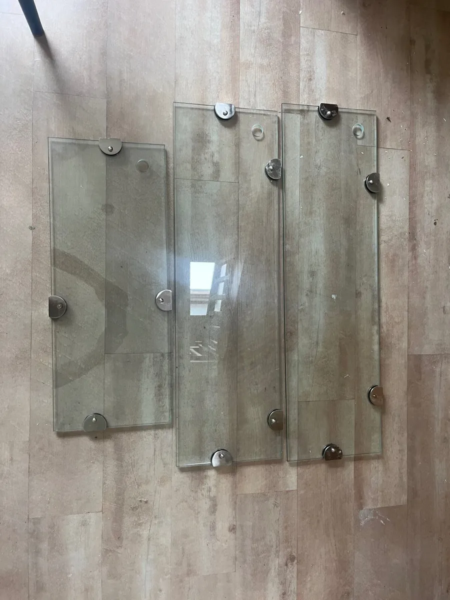 Glass shelves - Image 1