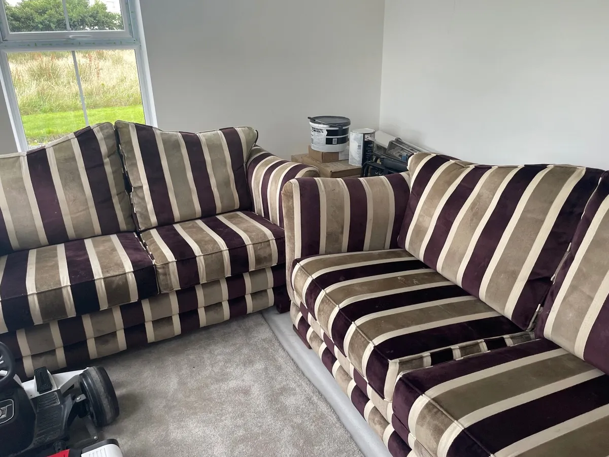 2 seater and 3 seater sofa - Image 1