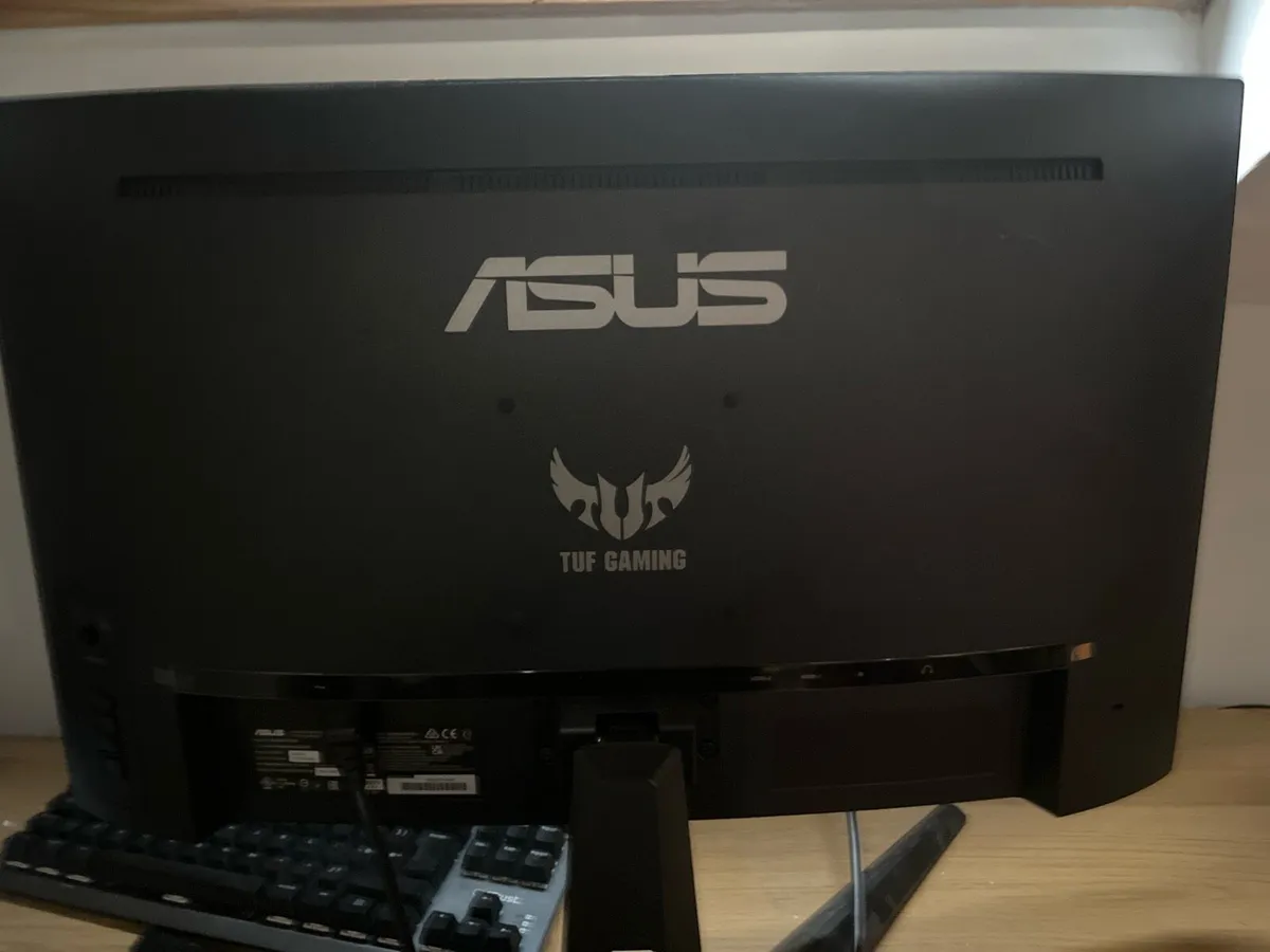 Asus 27” curved 165hz gaming monitor - Image 2