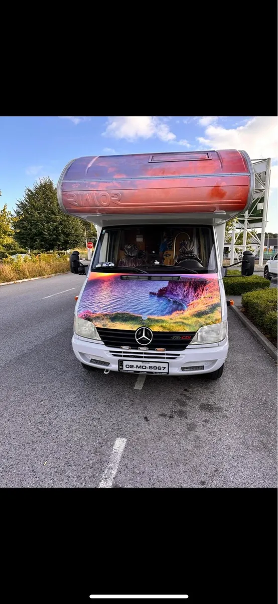 Motorhome - Image 4