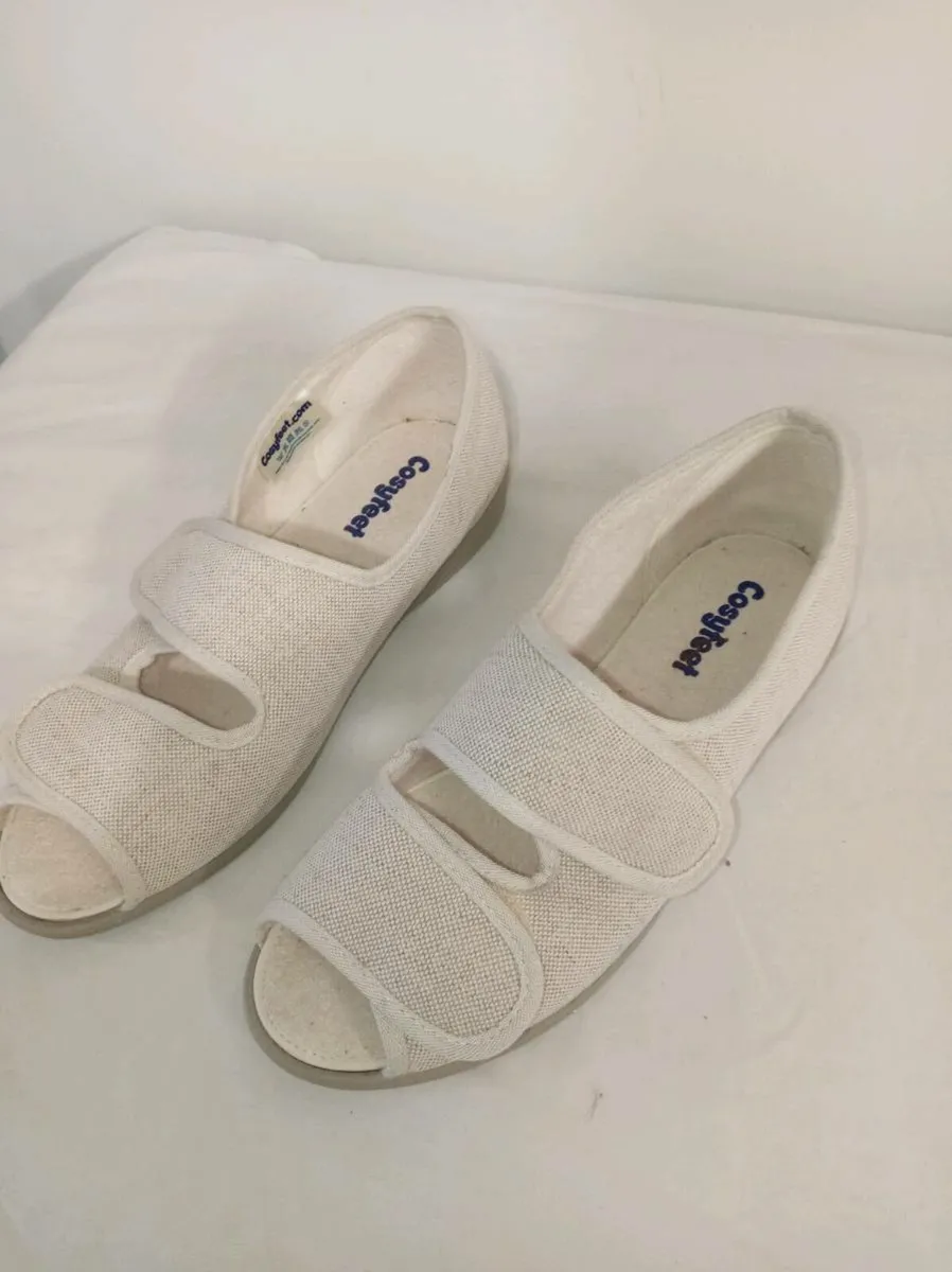 Cosy feet wide fit ladies slippers - Image 1