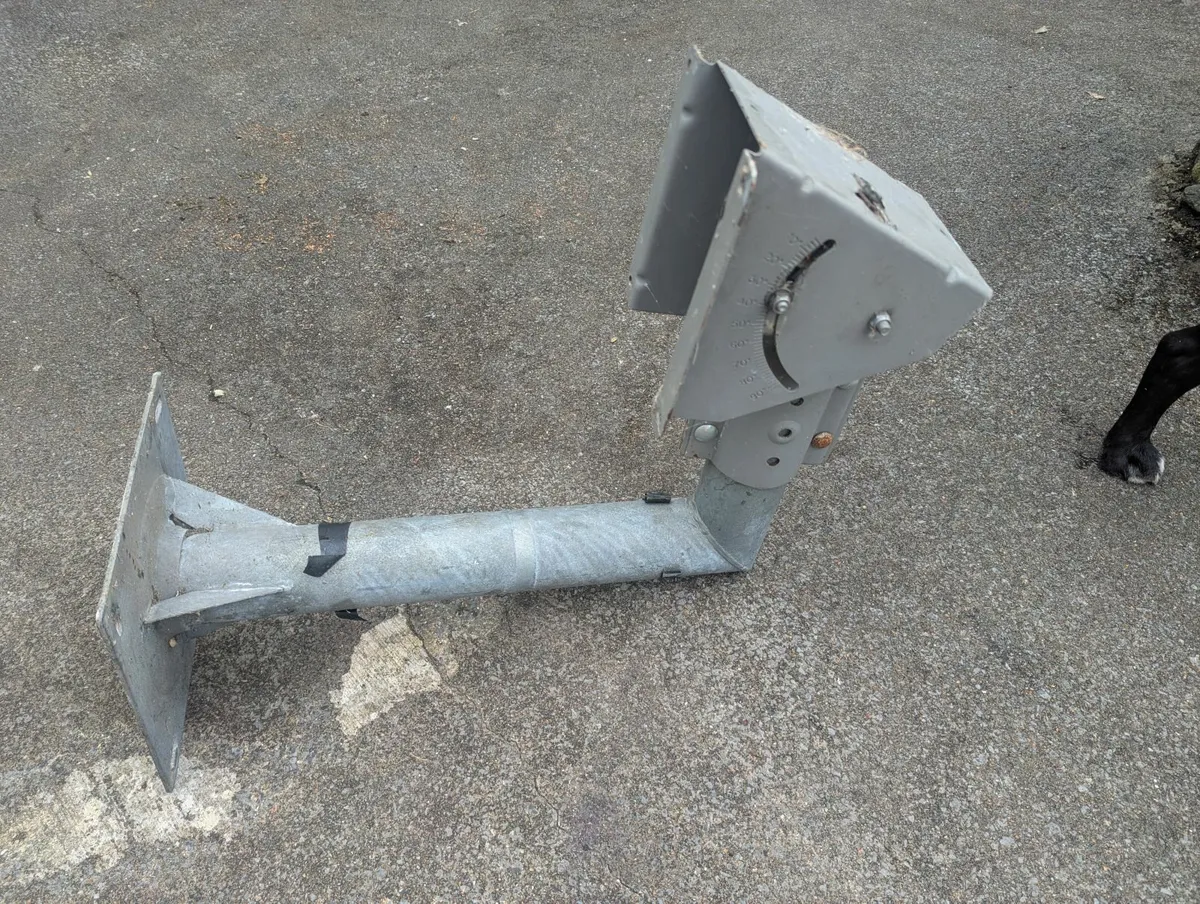Satelite dish - Image 3